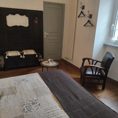 D'hotes Au Clos Du Lit Bed & Breakfast 3*